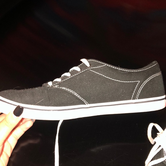 Vans - Picture 2 of 2